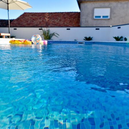 Villa Navita Augustinus With Pool Debeljak Extérieur photo