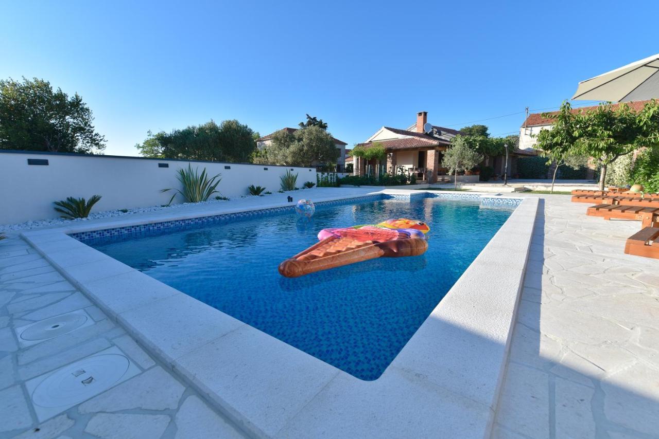 Villa Navita Augustinus With Pool Debeljak Extérieur photo