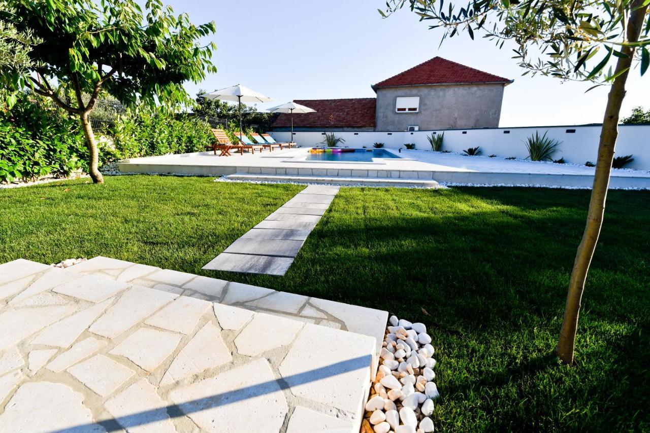 Villa Navita Augustinus With Pool Debeljak Extérieur photo