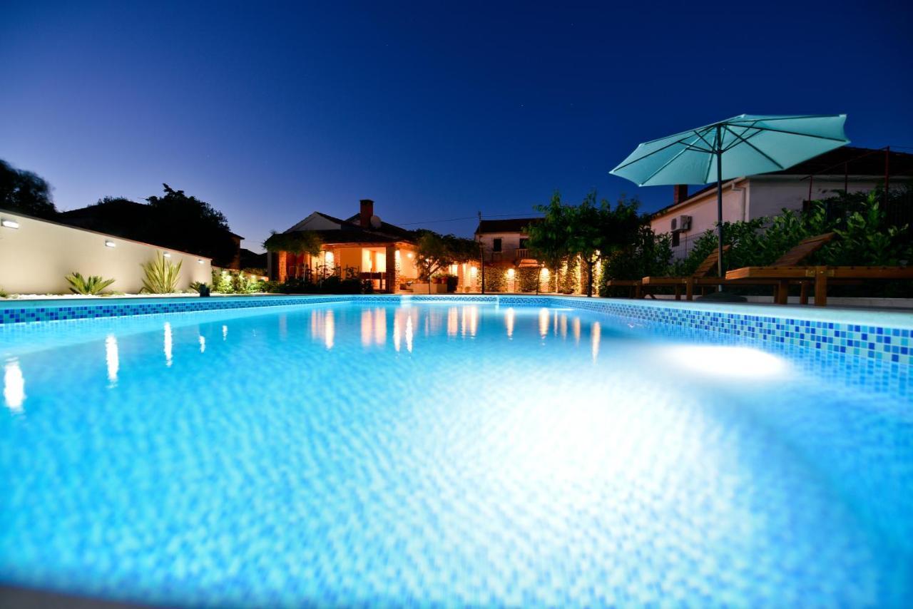 Villa Navita Augustinus With Pool Debeljak Extérieur photo