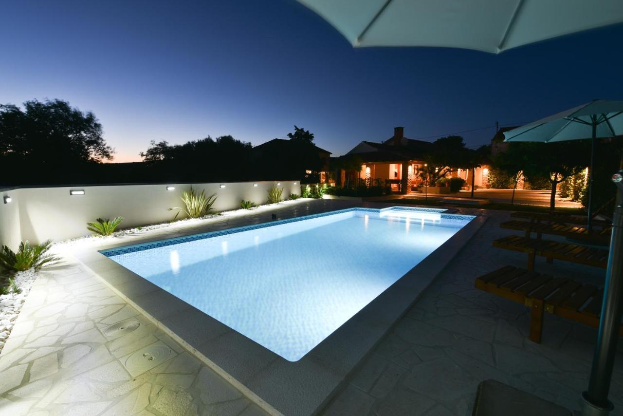 Villa Navita Augustinus With Pool Debeljak Extérieur photo